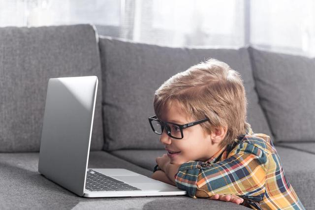 图片 如何不打不骂,帮助孩子合理使用电子产品