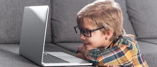 如何不打不骂，帮助孩子合理使用电子产品